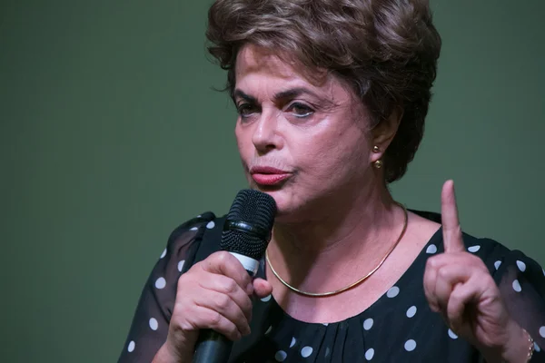 Acordo propõe reduzir testemunhas e acelerar impeachment de Dilma