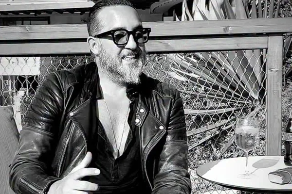 Ex-The Americans, Yakir Levi morre ao cair de 28º andar de hotel de luxo - Metrópoles