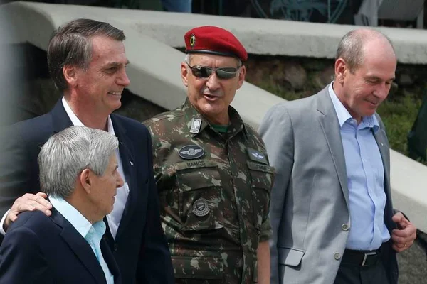 Bolsonaro cogita criação de campo de refugiados para venezuelanos
