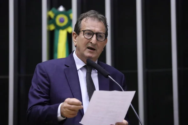 Foto colorida do deputado federal Nilto Tatto (PT-SP) - Metrópoles