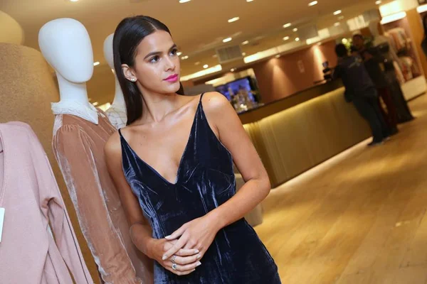Bruna Marquezine fala pela primeira vez sobre plástica feita no nariz