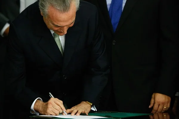 Logo após fim do julgamento, Temer convocará 1ª reunião ministerial