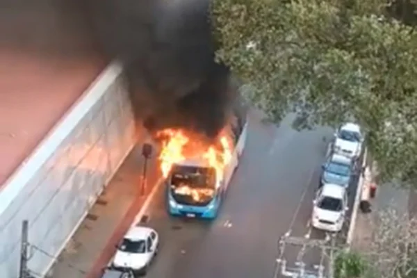 ônibus incendiado grande vitória