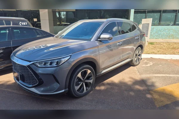 PCDF apreende carros de luxo de casal investigado por corrupção