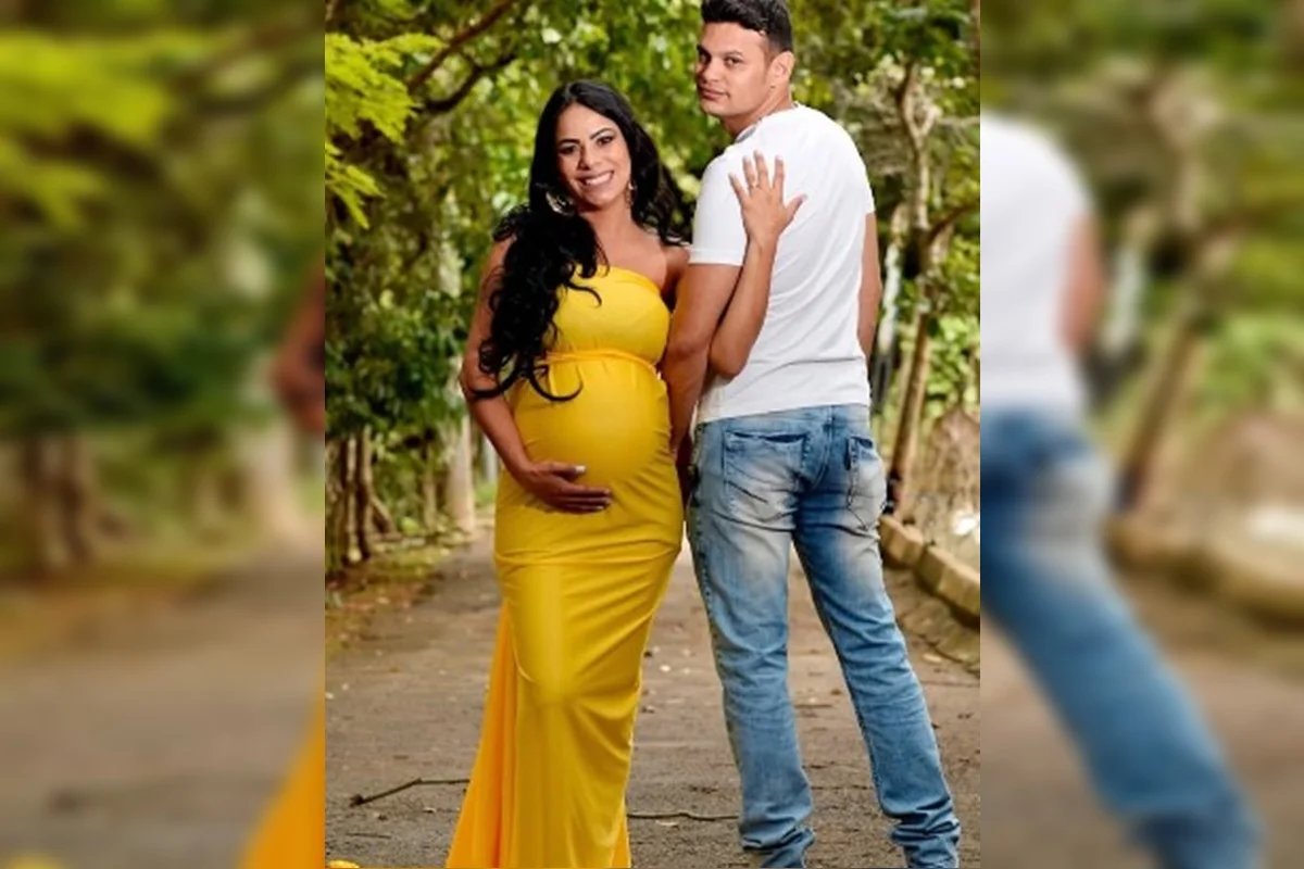 Rayane grávida e o marido Rayane grávida e o marido