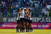Corinthians despachou o São Paulo.
