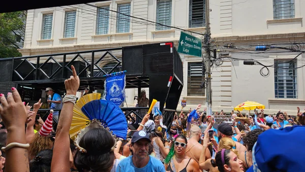Bairro Santa Cecília, na região central de São Paulo, recebe os blocos do Prazer, Santa Casa e Cecílias e Buarques neste sábado (21/2) - Metrópoles