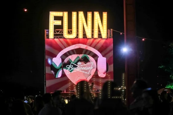 Inspirada no Dia dos Namorados Festa Fica Comigo anima público - imagem 4 Inspirada no Dia dos Namorados Festa Fica Comigo anima público - imagem 4