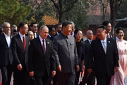 Putin ao lado de Xi e Kim