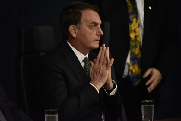 Bolsonaro desiste de ir à missa por irmã Dulce em Salvador