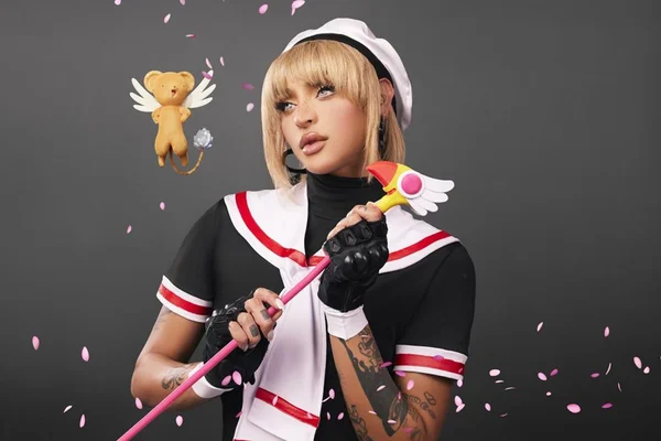 Pabllo Vittar com a fantasia inpirada no anime Sakura Card Captors - Metrópoles