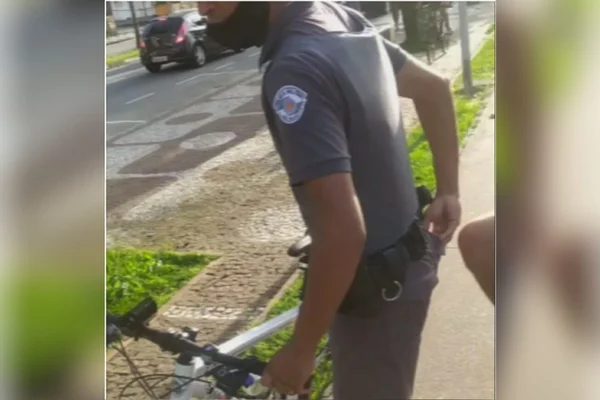 Vídeo: policial de SP diz em abordagem que jovem tem “cara de ladrão”