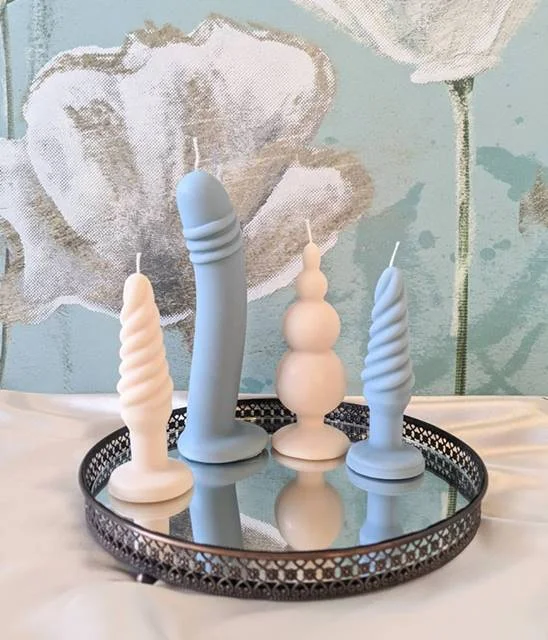 Prazer decorativo: empresa lança velas com formato de sex toys - destaque galeria