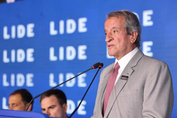 Valdemar cola Master e INSS em Lula e diz que Flávio tem que expor plano