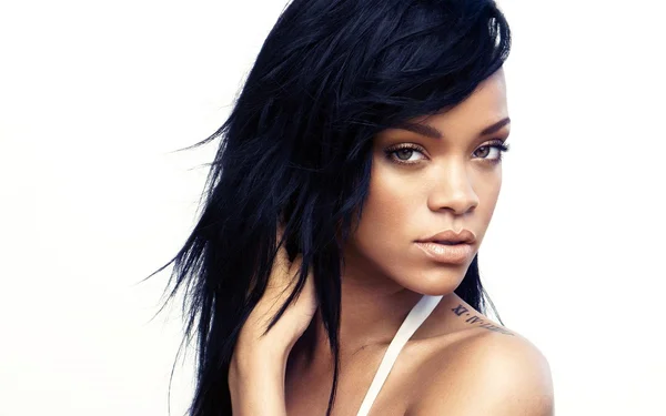 Rihanna libera seu novo álbum ‘ANTI’ para download gratuito