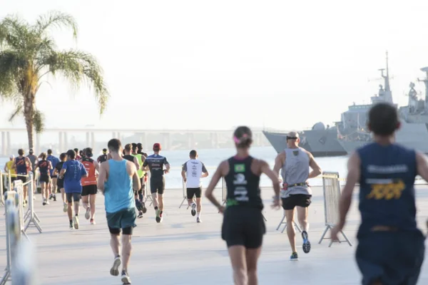 Maratona do Rio tem dia de sol e trajeto contemplando cartões postais da Cidade.