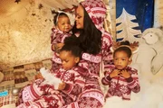 Rihanna compartilhou um ensaio ao lado dos três herdeiros Rihanna compartilhou um ensaio ao lado dos três herdeiros