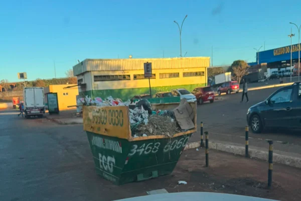 Associação denuncia lixo acumulado na Ceasa-DF por falhas na coleta - destaque galeria