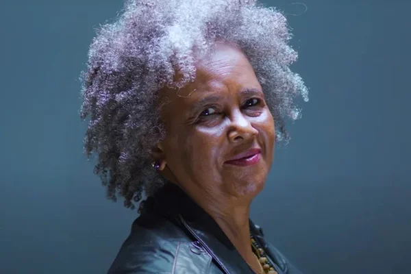 Saiba o que motivou o cancelamento da peça de Sandra de Sá no Rio