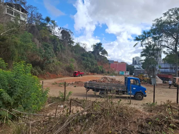 Flagrante da invasão de galpão da Itapemirim