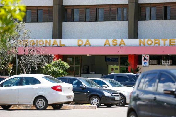 Diretor do Hran, referência do coronavírus no DF, pede demissão