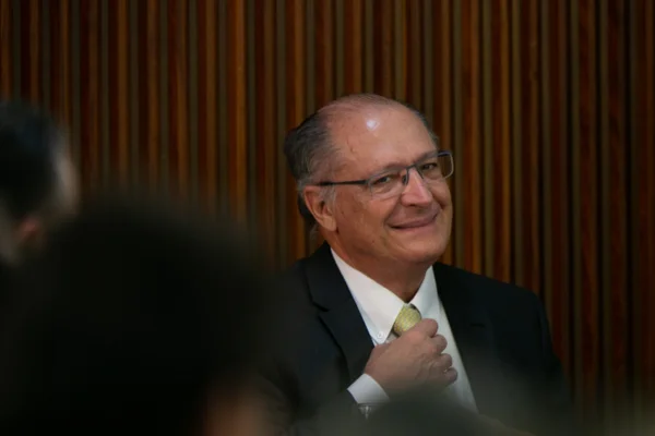 Alckmin em reunião ministerial: “Só Lula ganharia essa eleição”