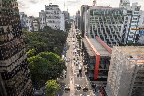 Imagem colorida da avenida paulista; estado de sp tem 35 municipios com maior pib do país - Metrópoles