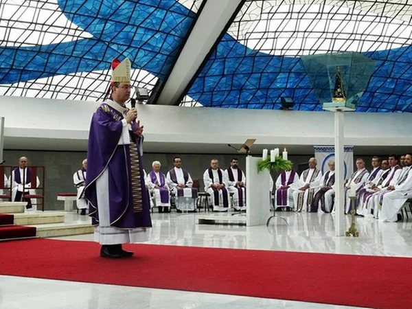 Dom Sérgio, arcebispo de Brasília, celebra primeira missa como cardeal