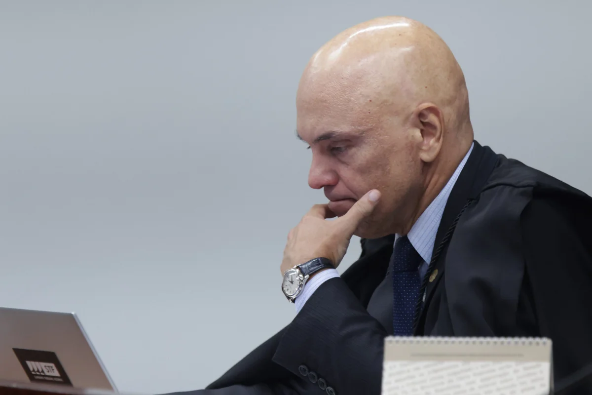 Ministros de Lula apostam que Moraes estenderá domiciliar de Bolsonaro