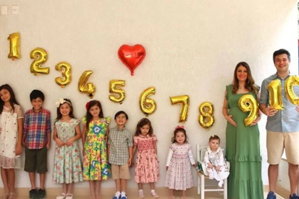 Mariana Arasaki mãe de oito filhos gravida de gemeos