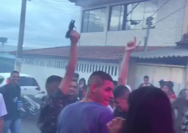 tiro em festa
