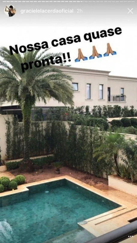Pelo Instagram, Graciele Lacerda faz tour em mansão onde mora com Zezé - imagem 9 Pelo Instagram, Graciele Lacerda faz tour em mansão onde mora com Zezé - imagem 9