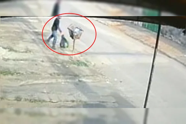 Vídeo mostra homem saindo da casa de mulher carbonizada e enterrada