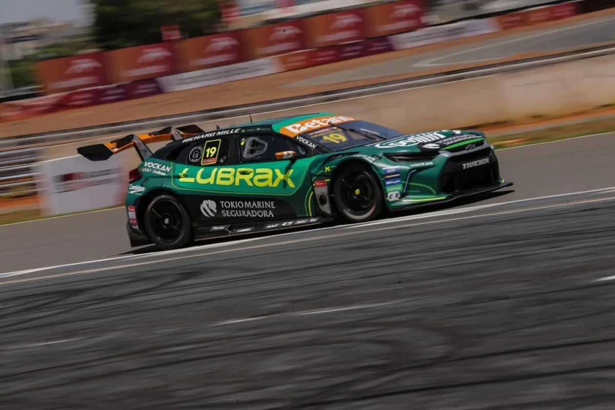 Gabriel Casagrande e Gabriel Robe lideram primeiro treino da Stock Car - imagem 2 Gabriel Casagrande e Gabriel Robe lideram primeiro treino da Stock Car - imagem 2