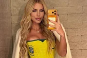 Erika Schneider posa com look em homenagem à Seleção Brasileira Erika Schneider posa com look em homenagem à Seleção Brasileira