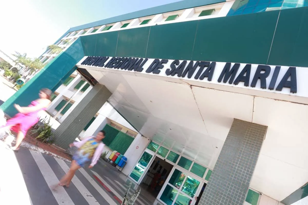 Letreiro de entrada do Hospital Regional de Santa Maria Letreiro de entrada do Hospital Regional de Santa Maria