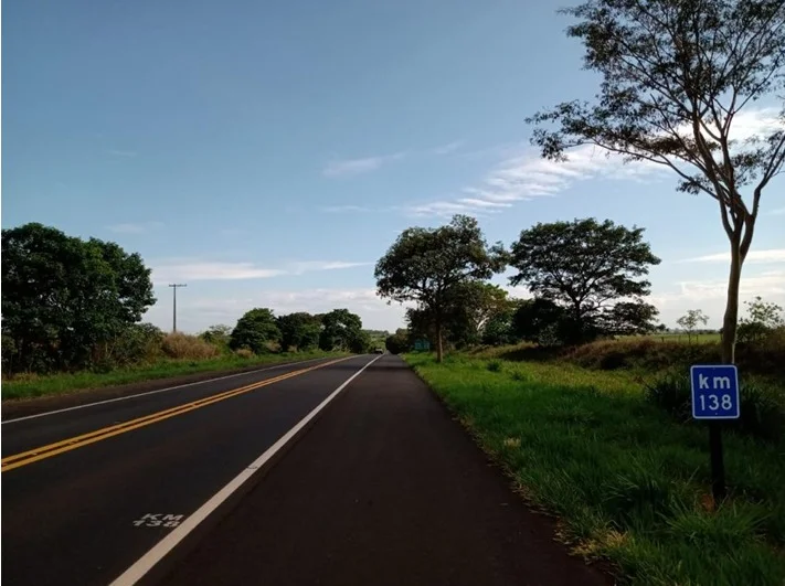 Obra na Rodovia Péricles Bellini foi contratada para demolir asfalto que estava novo Obra na Rodovia Péricles Bellini foi contratada para demolir asfalto que estava novo