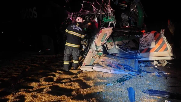 imagem colorida acidente 30 feridos faina goias