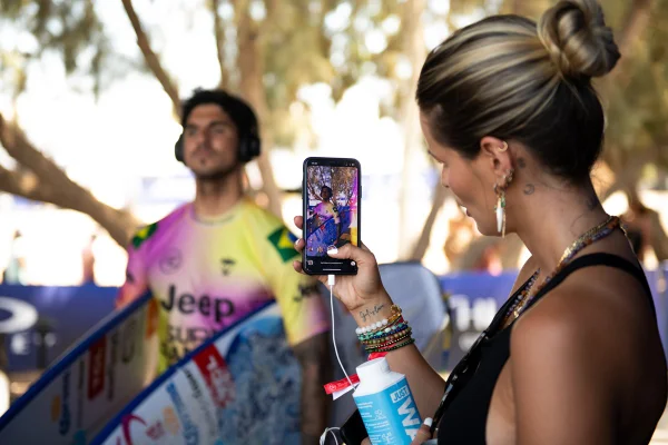 Biscoiteira? Gabriel Medina e Yasmin respondem post de Letícia Bufoni