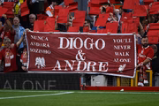 Faixa em homenagem aos irmãos Diogo e André