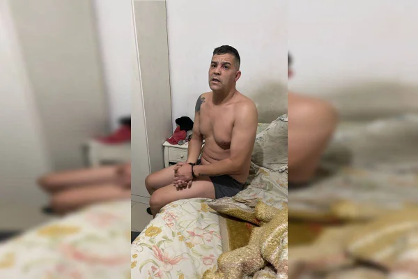 De cueca, Canelão da Rocinha que se aliou ao PCC é preso por tráfico