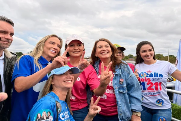 “Conquistar mentes e corações” diz Bia Kicis em último dia de campanha
