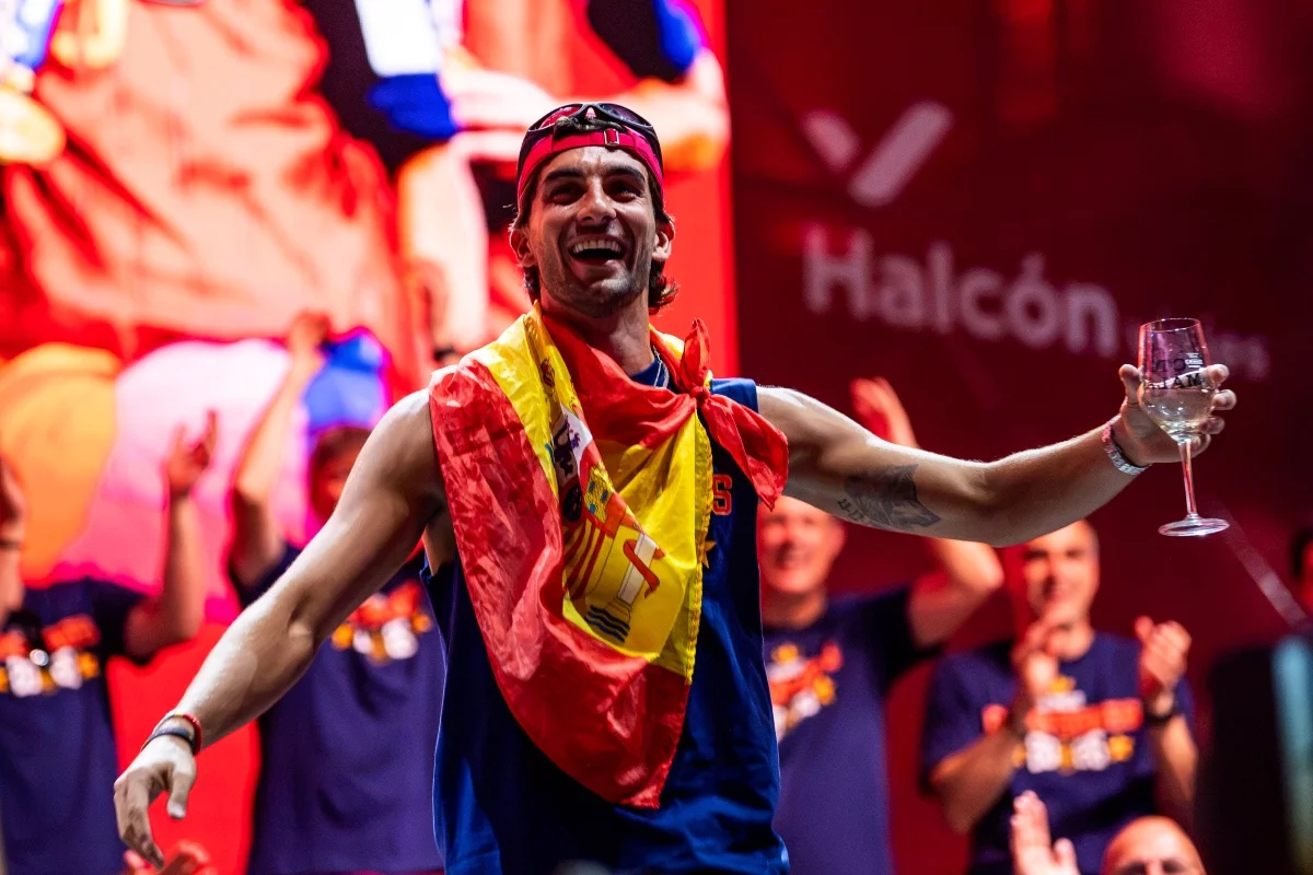 Herói da Espanha na Copa, Ferran não se reapresenta ao Barcelona
