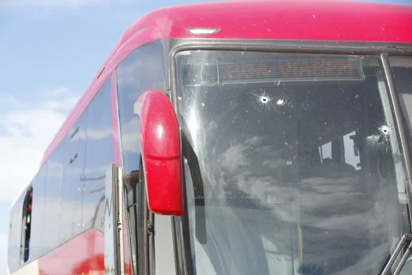 Ladrões que assaltaram ônibus e mataram PM fugiram da cadeia em março