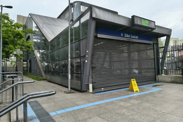 Estação São Lucas da Linha 15-Prata do Metrô de São Paulo.
