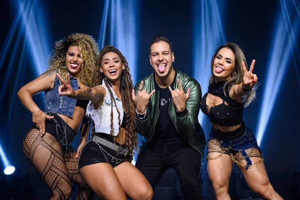 John Amplificado chega ao topo do Spotify e celebra: “Não tem preço”