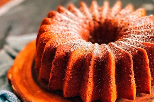 bolo de baunilha com chocolate