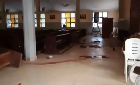 Ataque a tiros em igreja deixa ao menos 50 mortos na Nigéria
