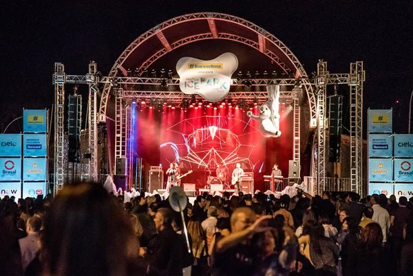 Festa A Volta aos Anos 80 embalou o Ice Park em clima de nostalgia