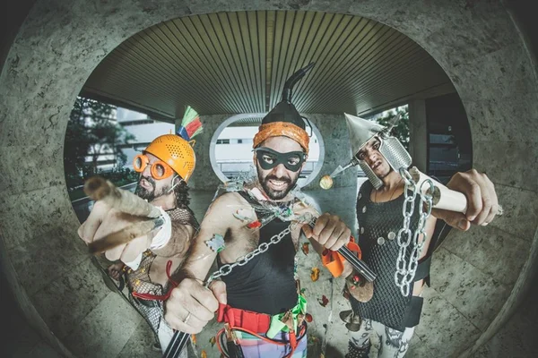 Trio brasiliense Muntchako lança clipe em formato de karaokê